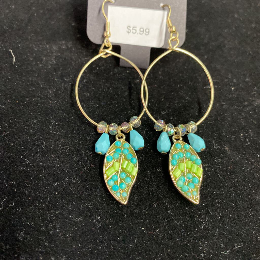 ROUND EARRINGS WITH FILIGREE LEAVES