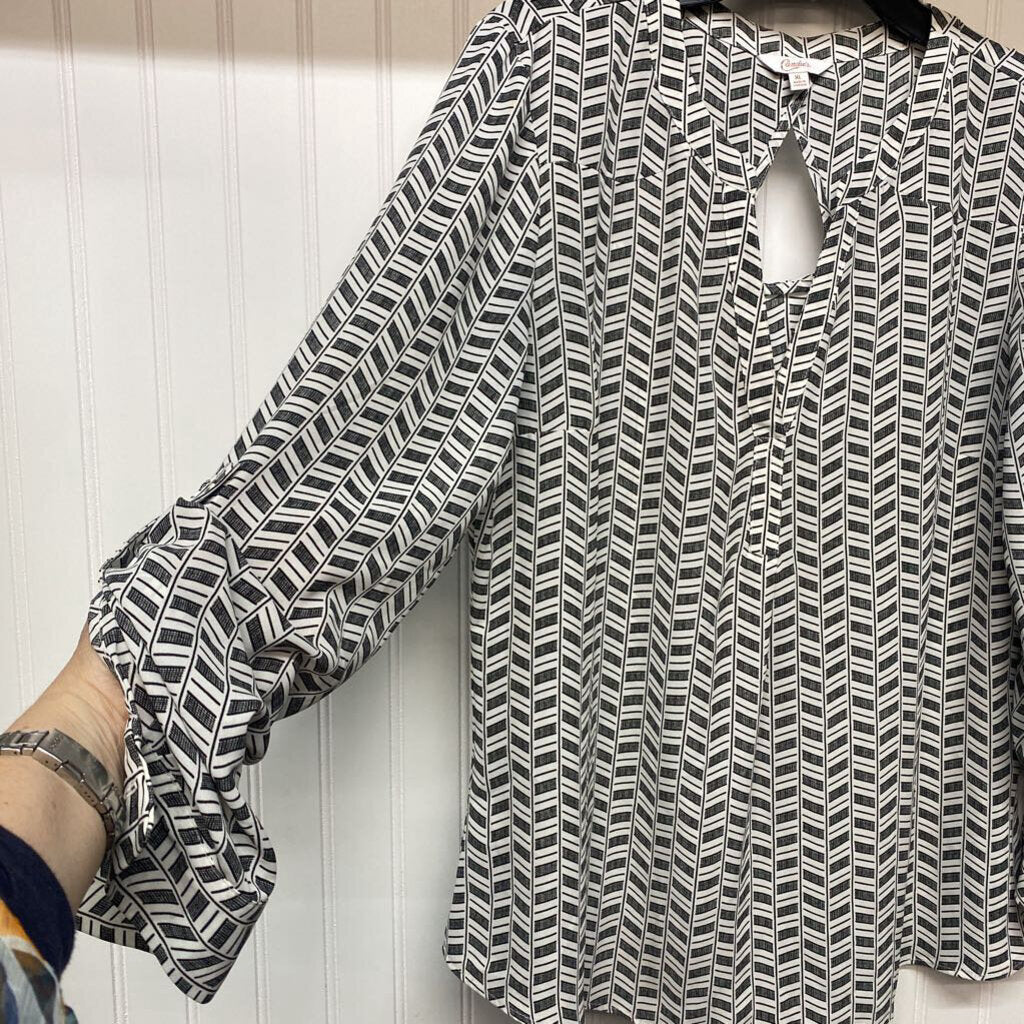 V NECK LONG SLEEVED