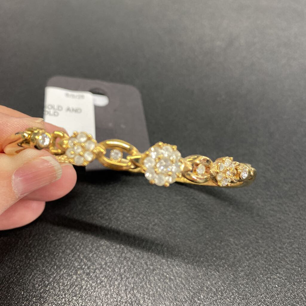 GOLD AND DIAMOND BRACELET