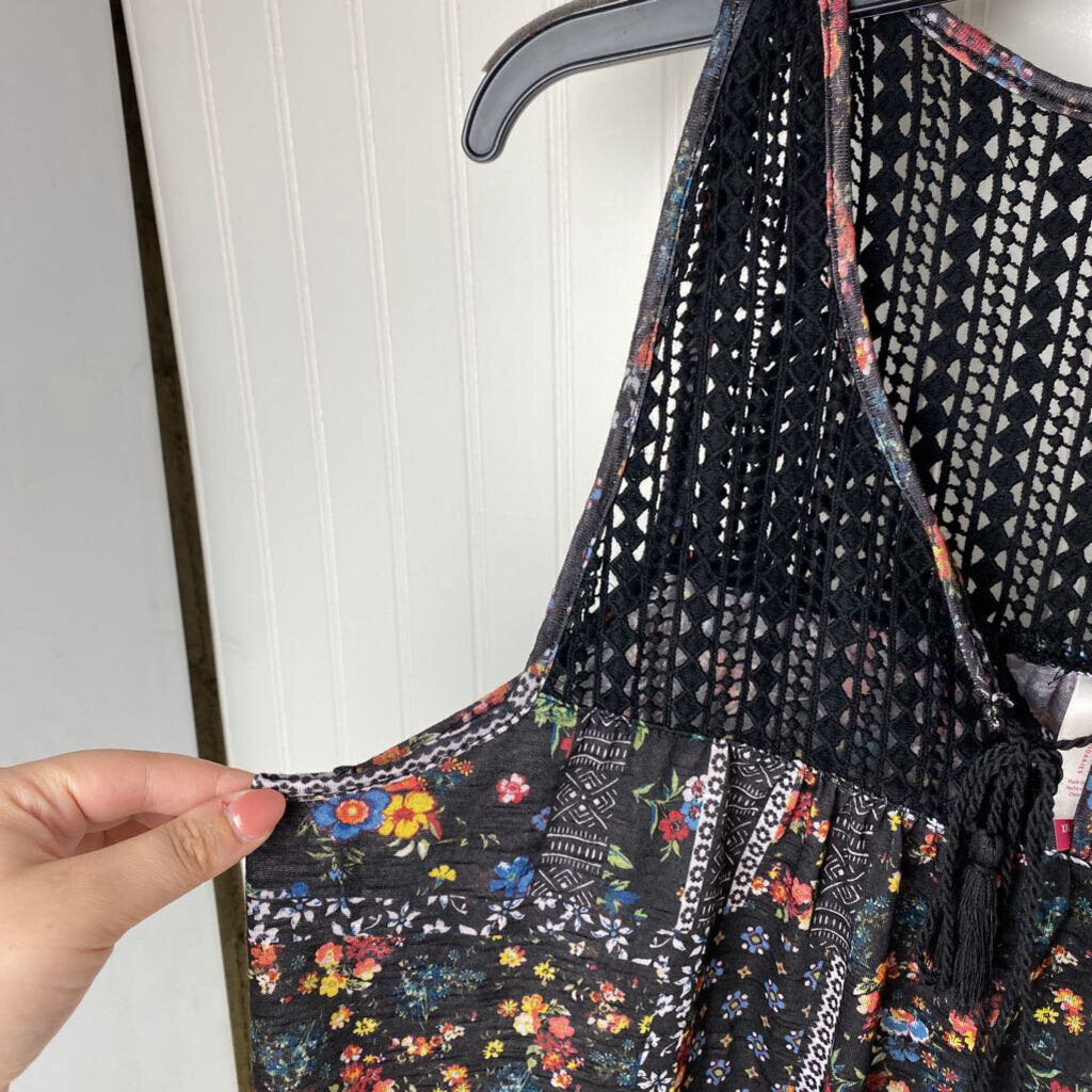 SLEEVLESS TIE FRONT