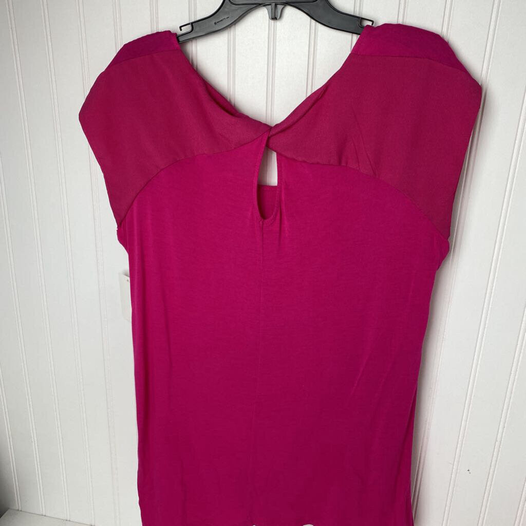 SLEEVELESS KNIT TOP