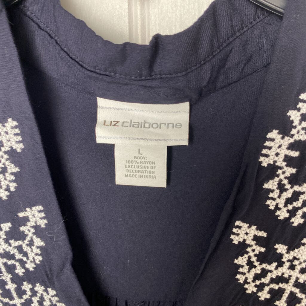 EMBROIDERED V NECK SLEEVELESS TOP