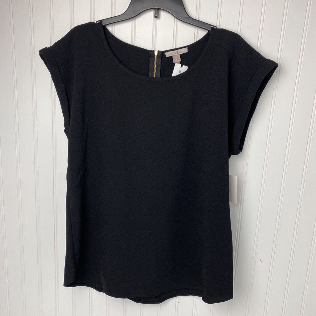 SLEEVELESS BLOUSE