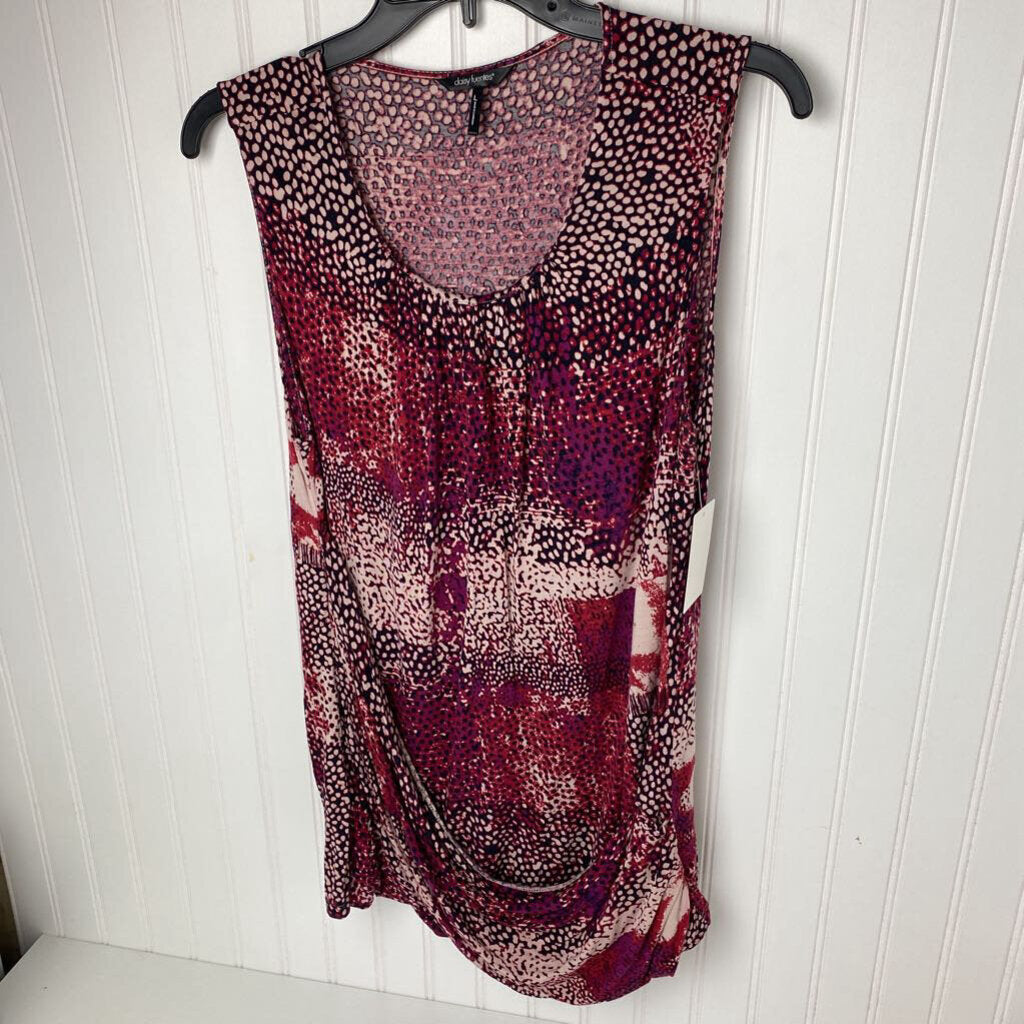 SLEEVELESS LAYERED FRONT TOP