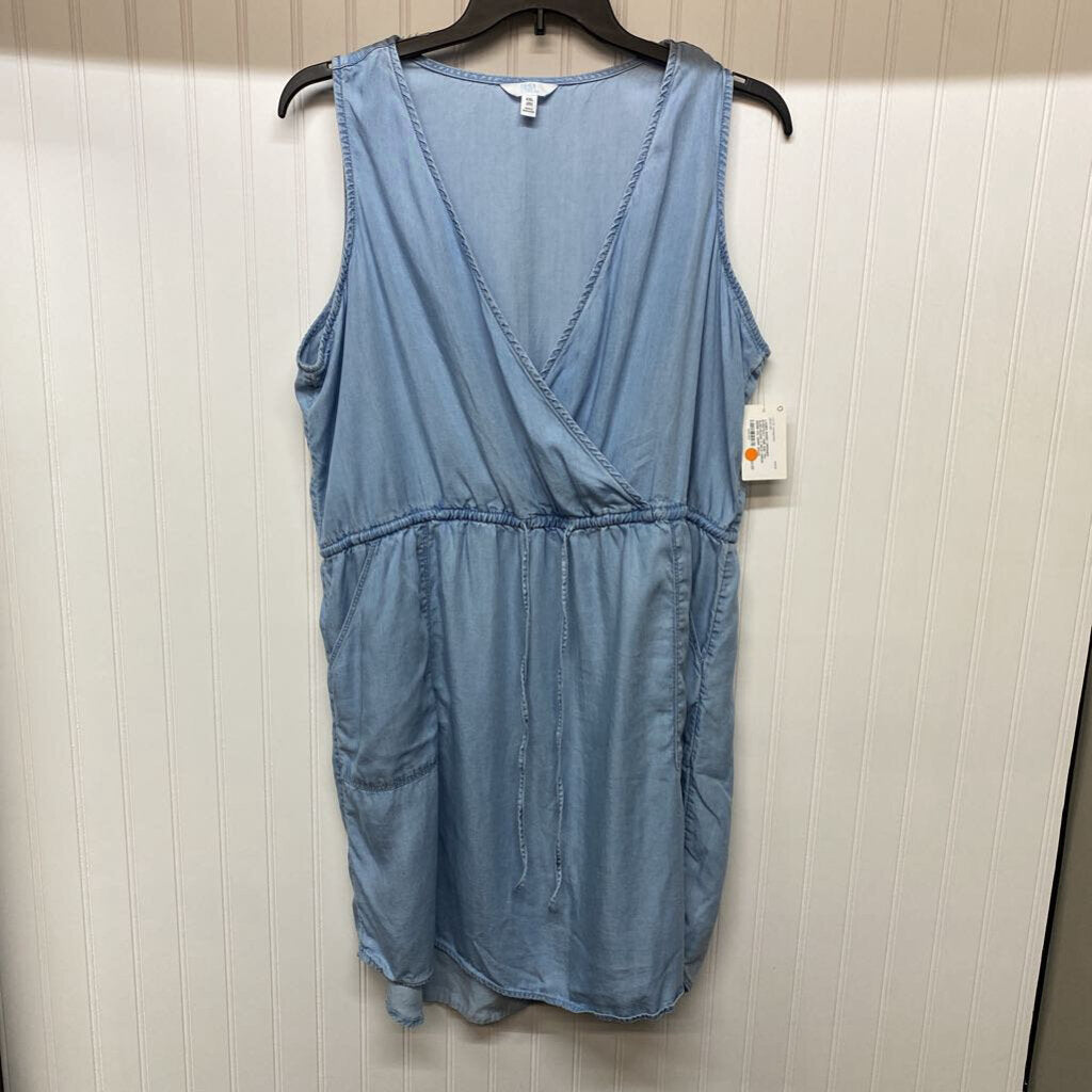 SLEEVELESS V NECK DRESS