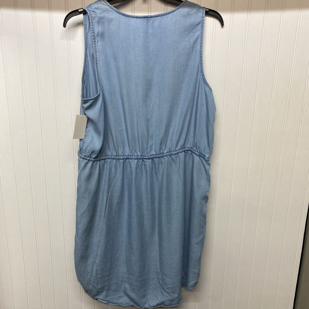SLEEVELESS V NECK DRESS
