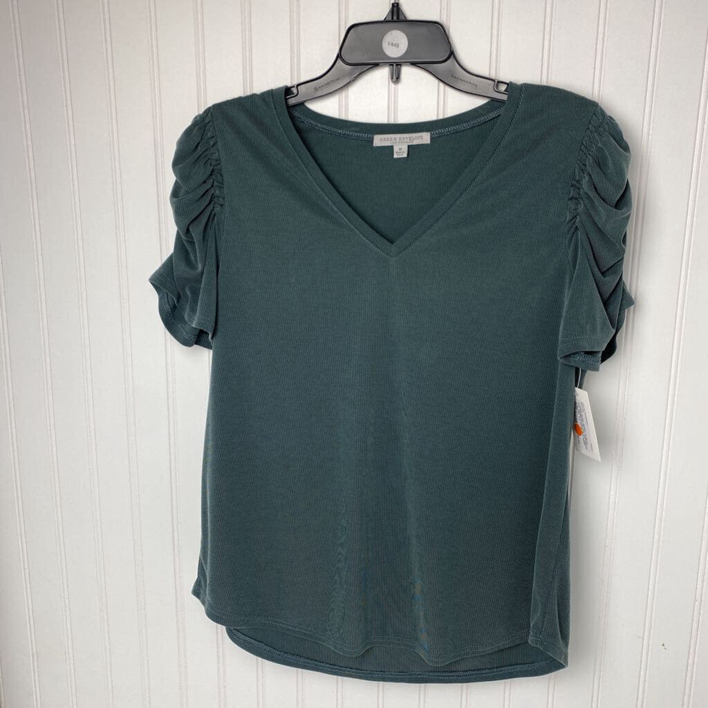 GATHERED SLEEVED TOP