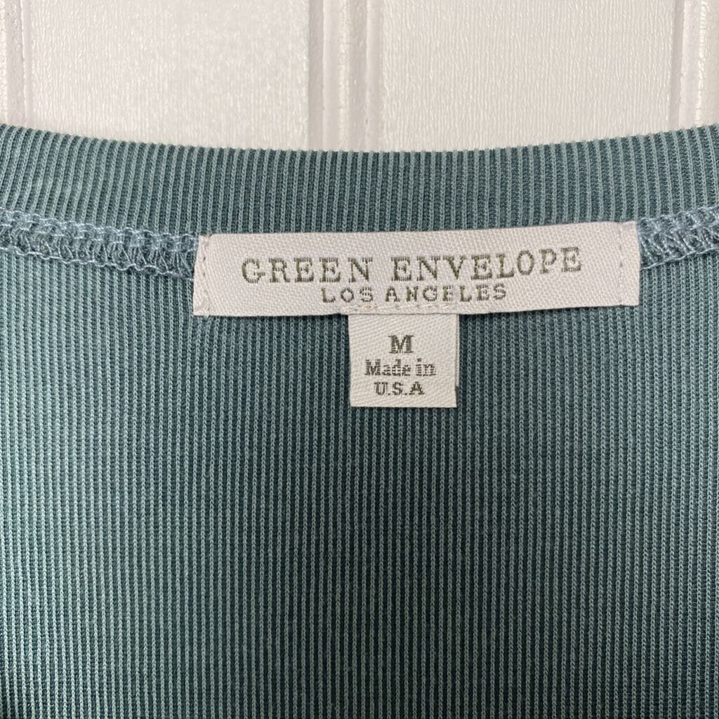 GATHERED SLEEVED TOP