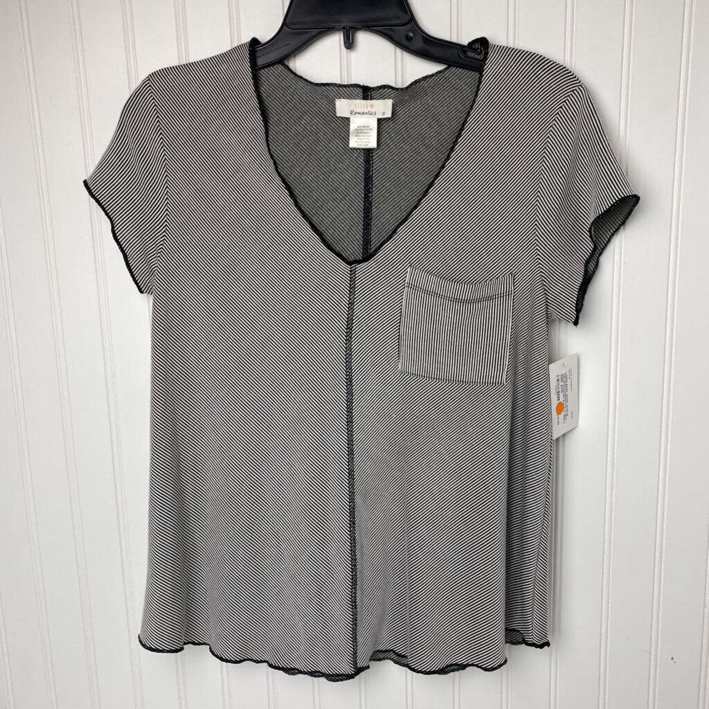 V NECK SHORT SLEEVED