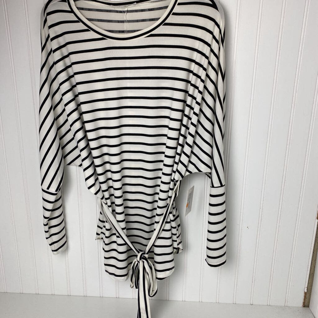 STRIPED SHORT SLEEVE TOP