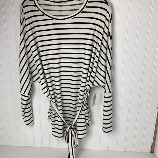 STRIPED SHORT SLEEVE TOP