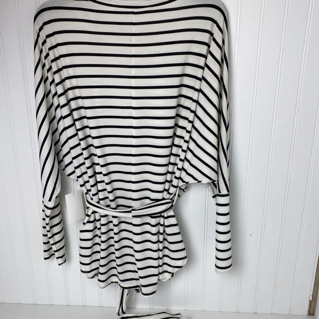 STRIPED SHORT SLEEVE TOP