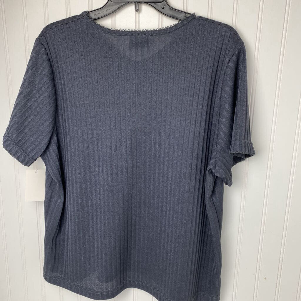 BASIC GREEN TOP