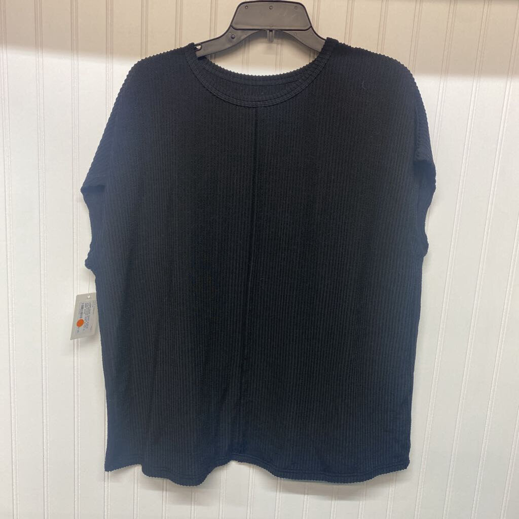 BLACK SHORT SLEEVE BASIC SHIRT