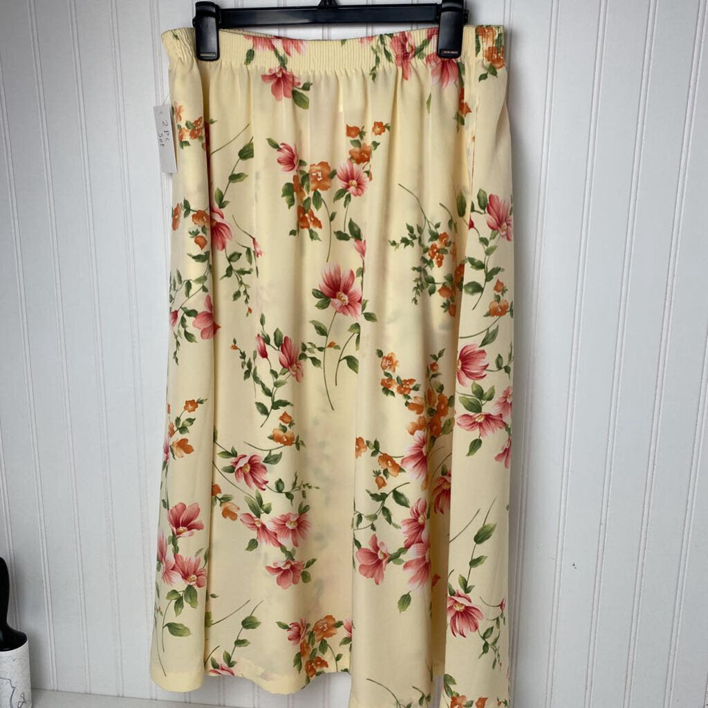 YELLOW SET SKIRT AND SHIRT