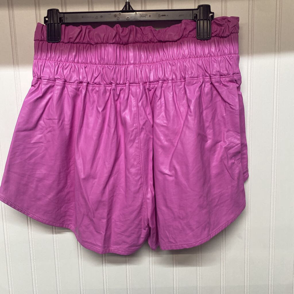 PINK PLEATHER SHORTS