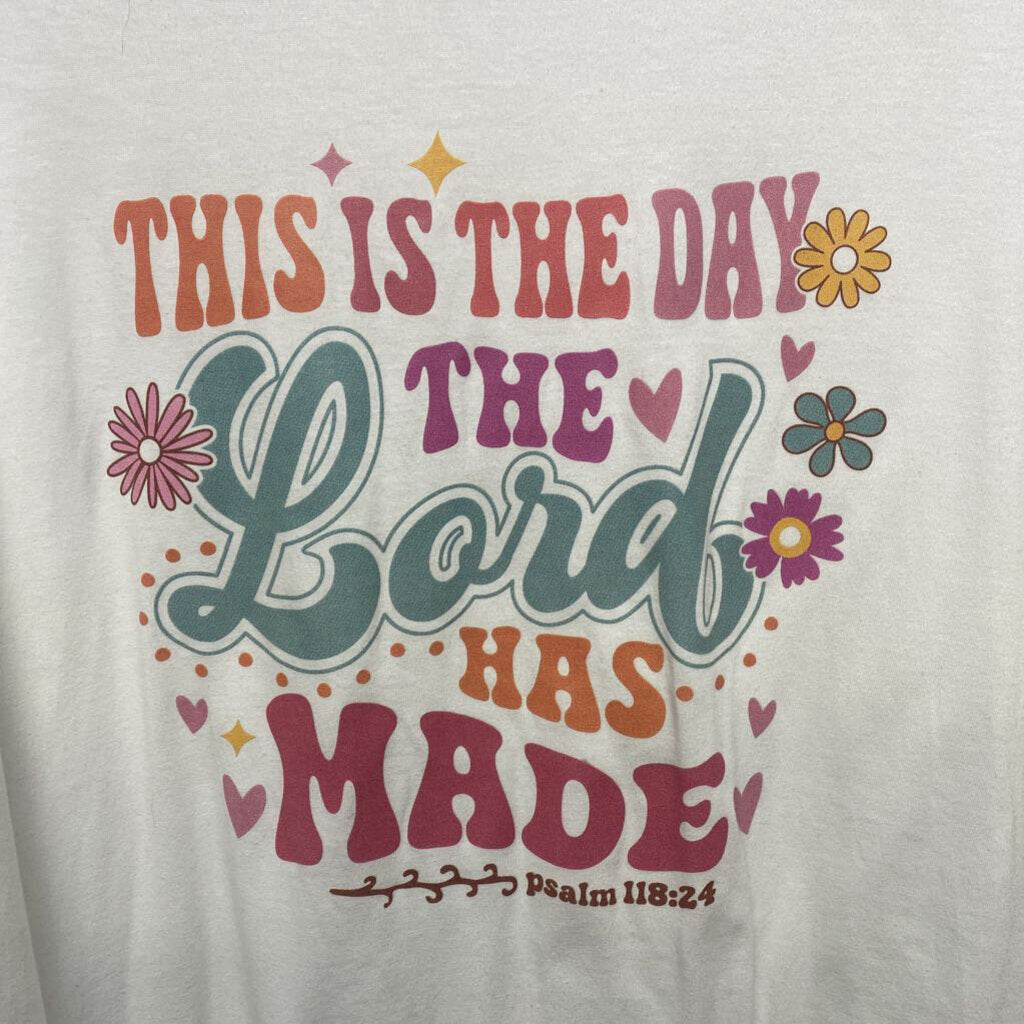 GRAPHIC T