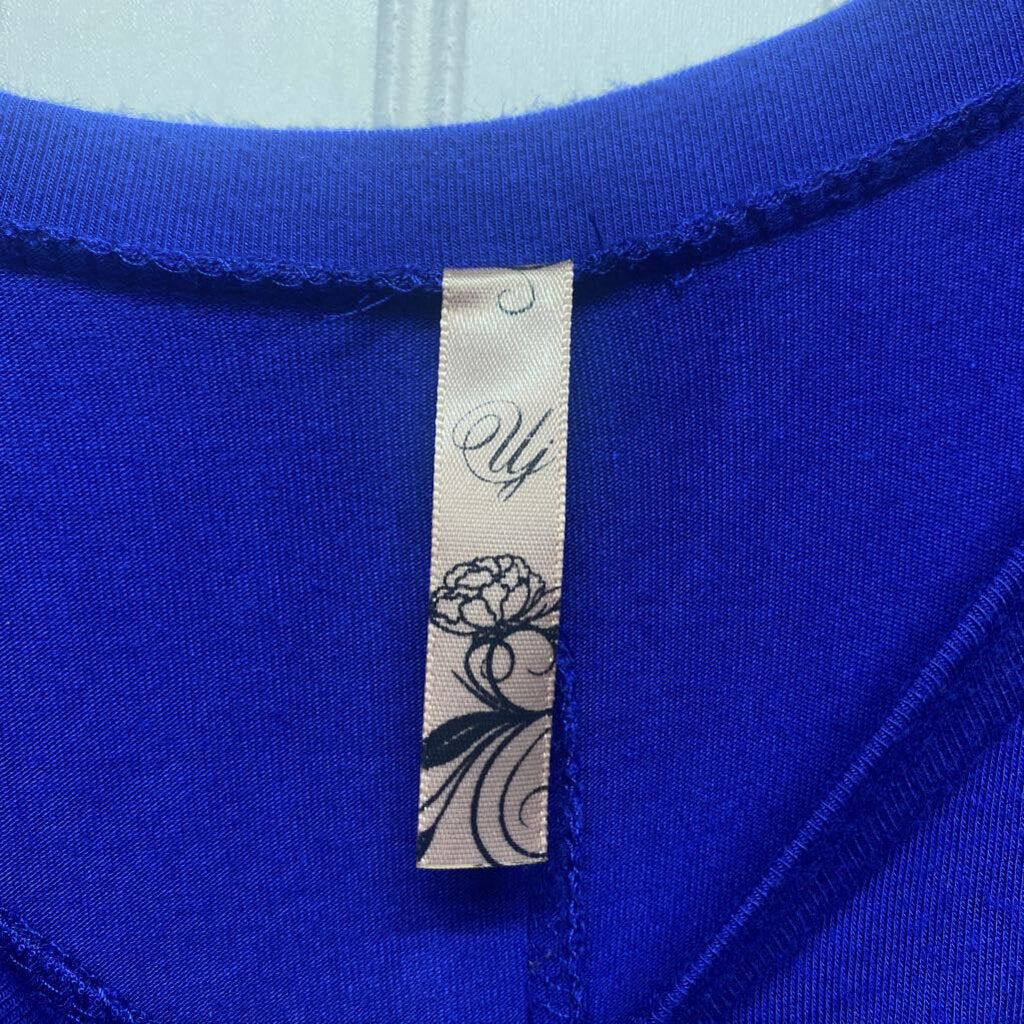 FLOWY BLUE DRESS