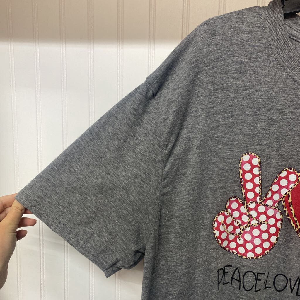 GRAPHIC T
