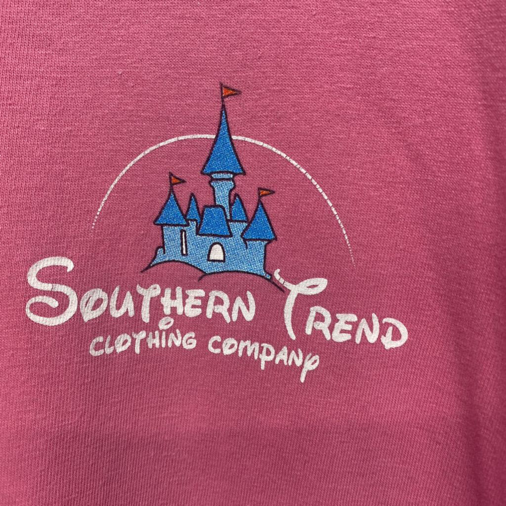 PINK GRAPHIC T