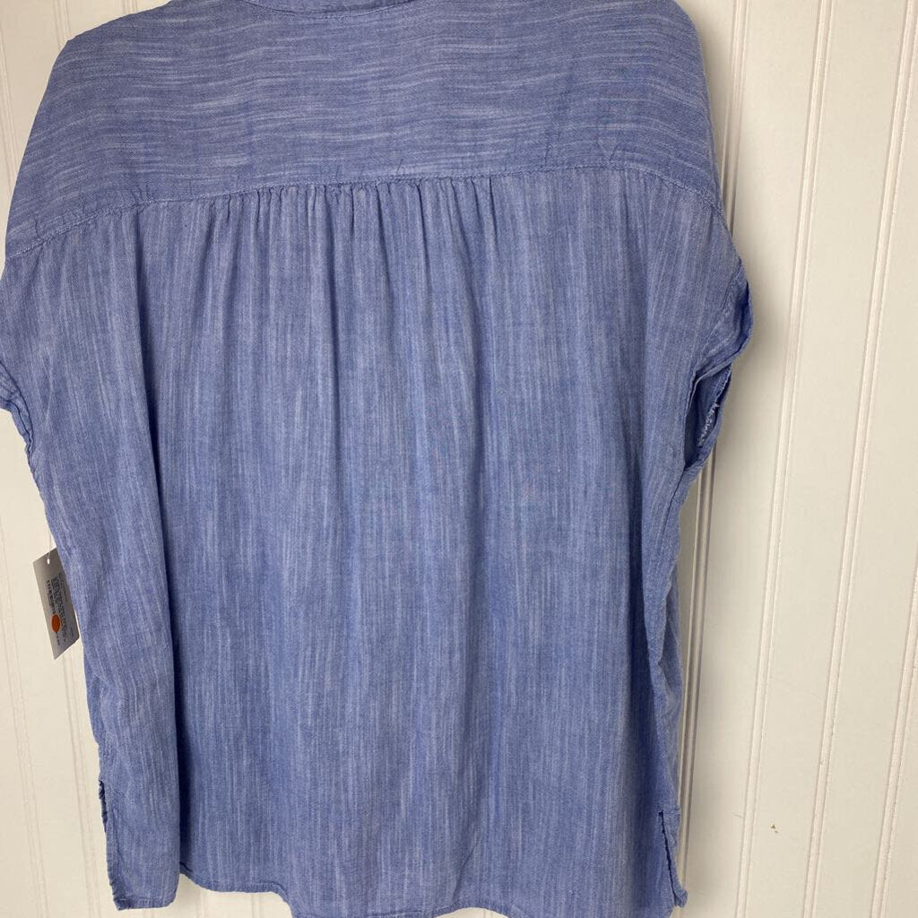 SHORT SLEEVED BUTTON DOWN