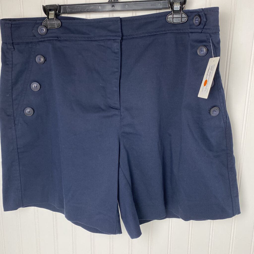 FLAT FRONT DRESS SHORTS