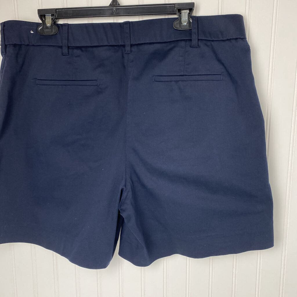 FLAT FRONT DRESS SHORTS