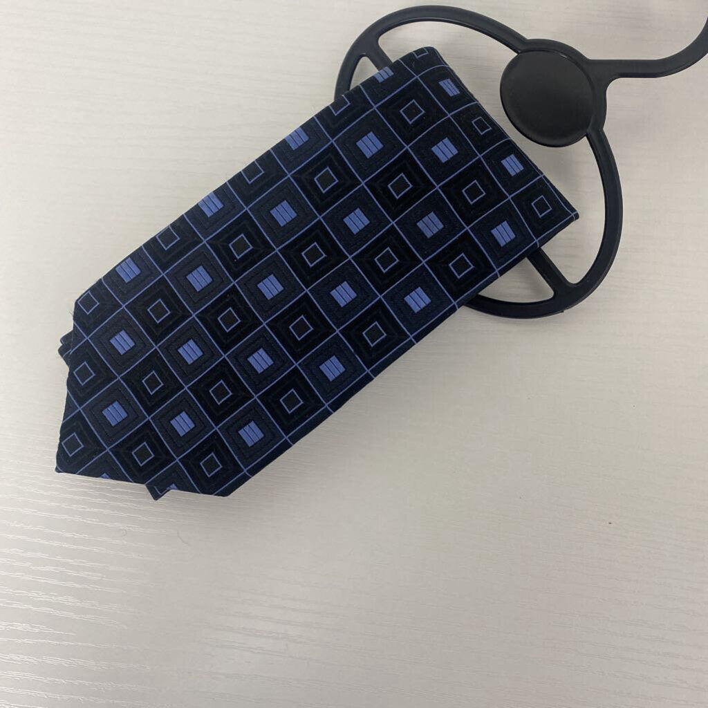 *MENS TIE SQUARE PATTERN