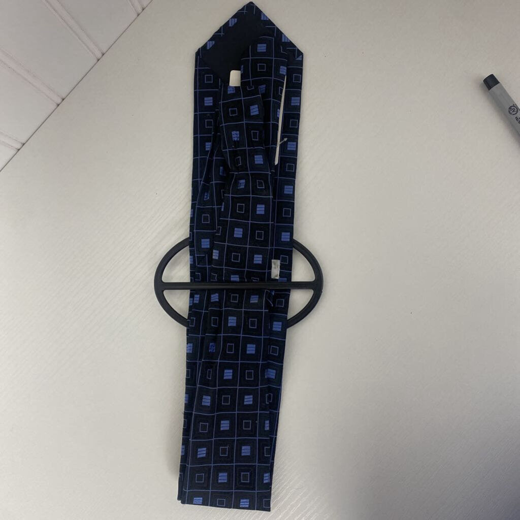 *MENS TIE SQUARE PATTERN
