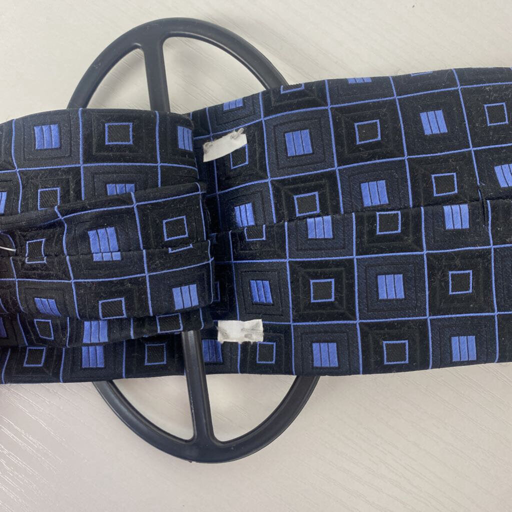 *MENS TIE SQUARE PATTERN
