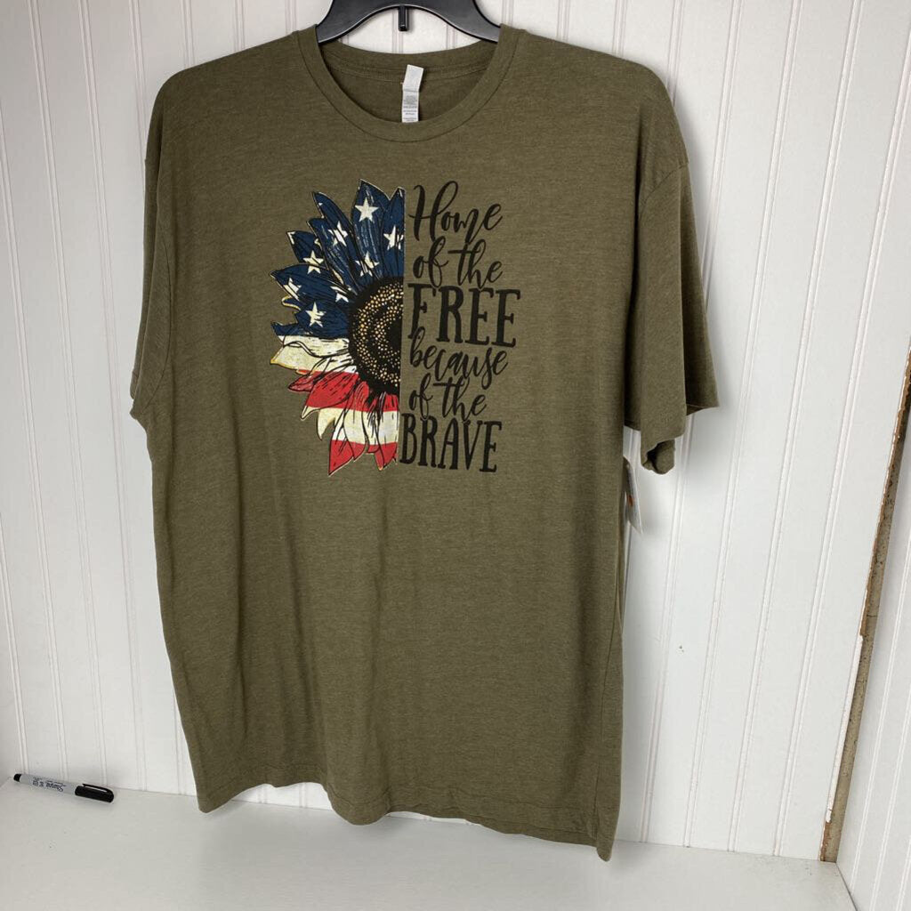 WOMENS PLUS GRAPHIC TEE