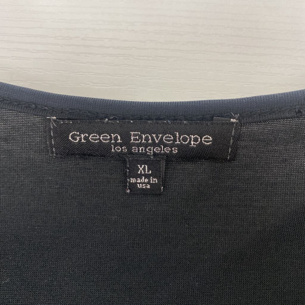 SHORT SLEEVE V NECK TOP