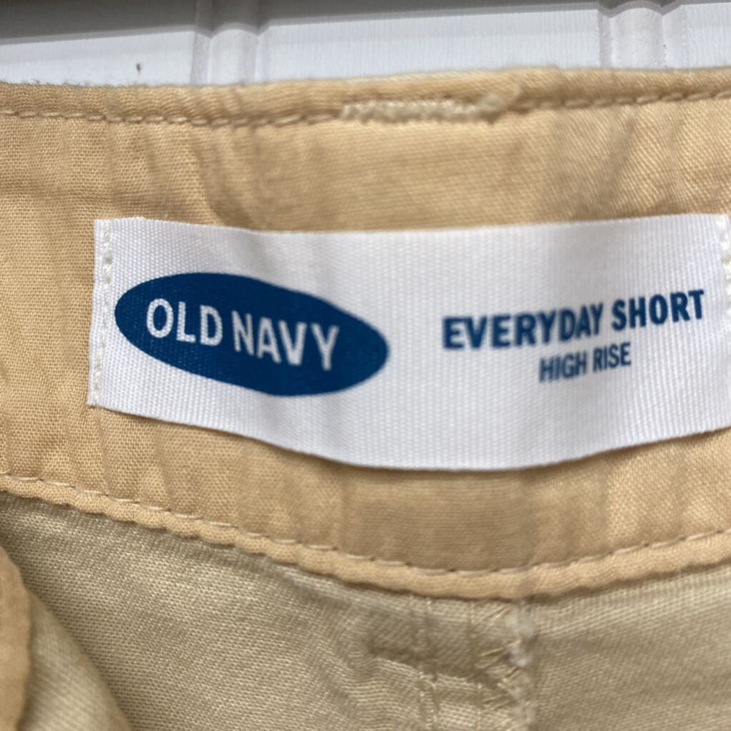 KHAKI SHORTS