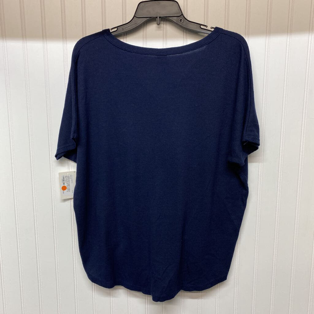 SHORT SLEEVE BUTTON UP KNIT TOP