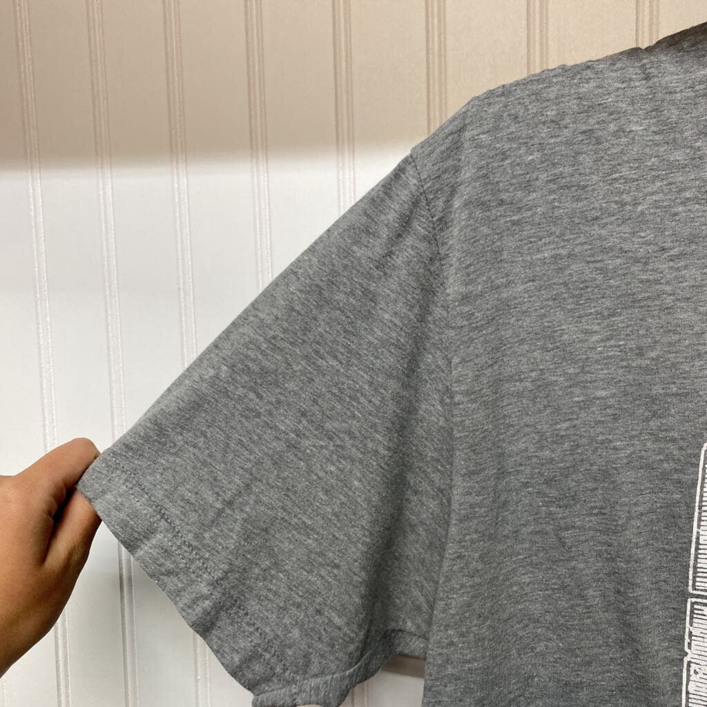 GRAPHIC TEE