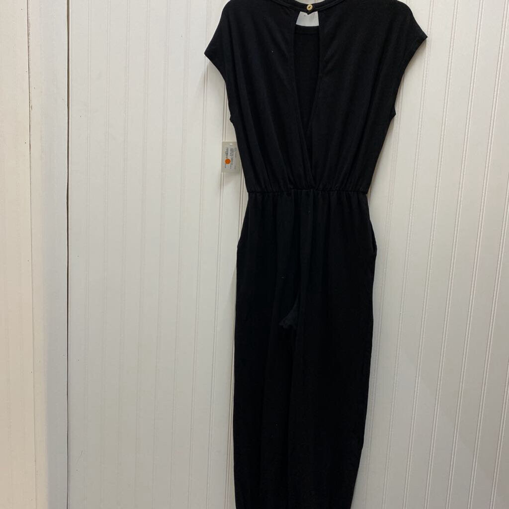 BLACK JUMPSUIT