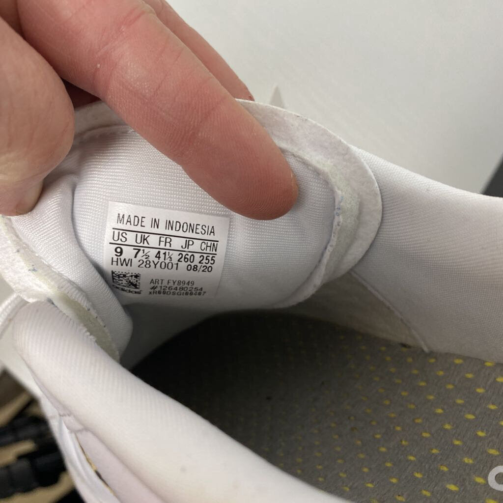 LADIES TENNIS SHOES