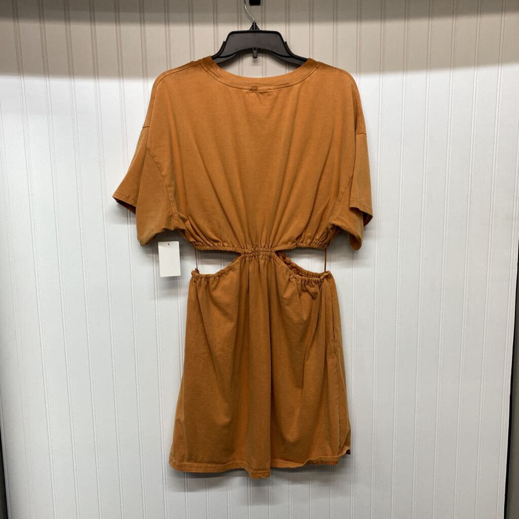 SHORT SLEEVE SHORT DRESS