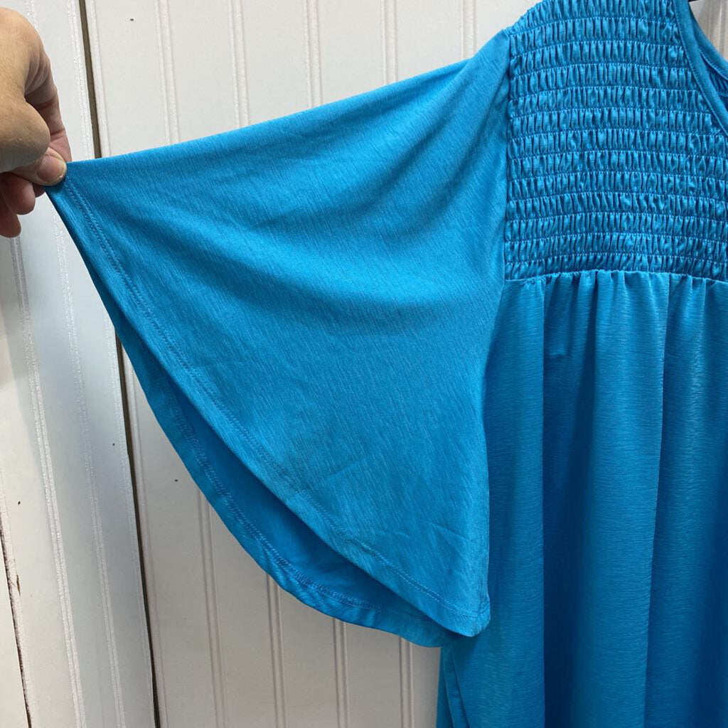 FLOWY SHORT SLEEVED