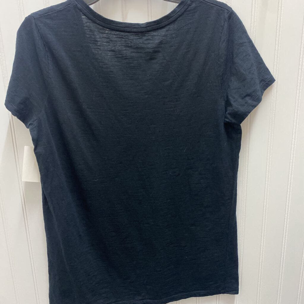 SHORT SLEEVED TOP