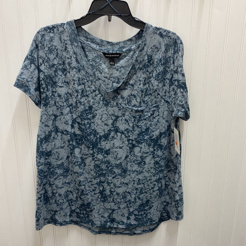 SHORT SLEEVED V NECK