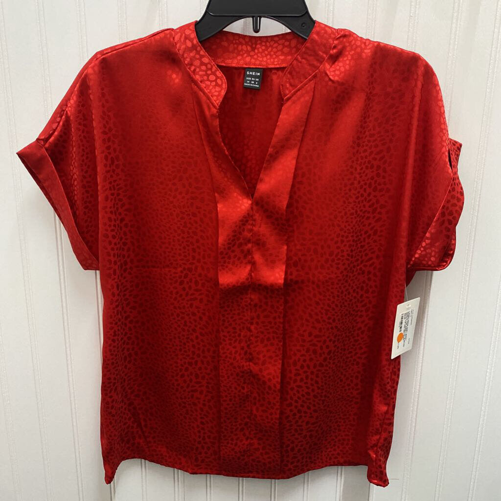 CAP SLEEVED SATIN TOP