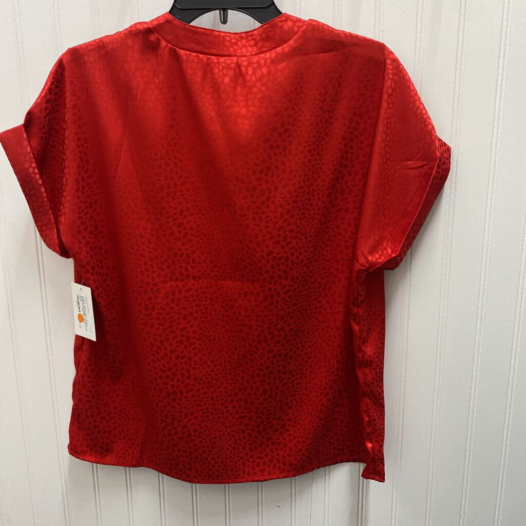 CAP SLEEVED SATIN TOP