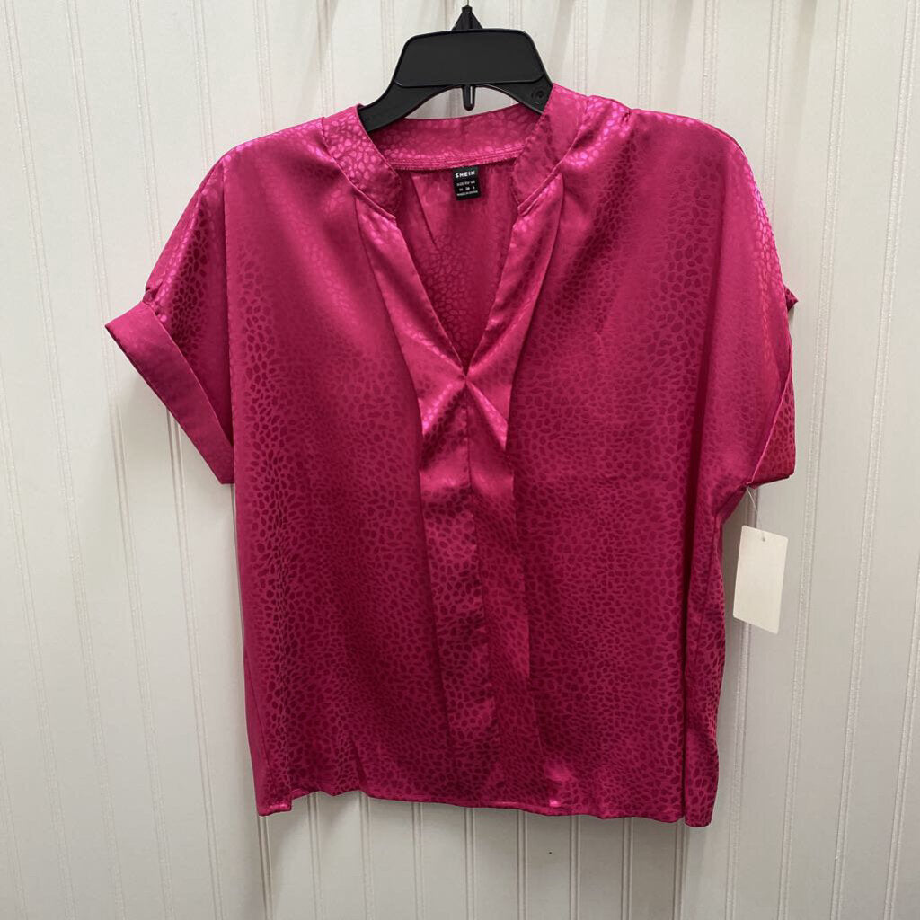 CAP SLEEVED SATIN TOP