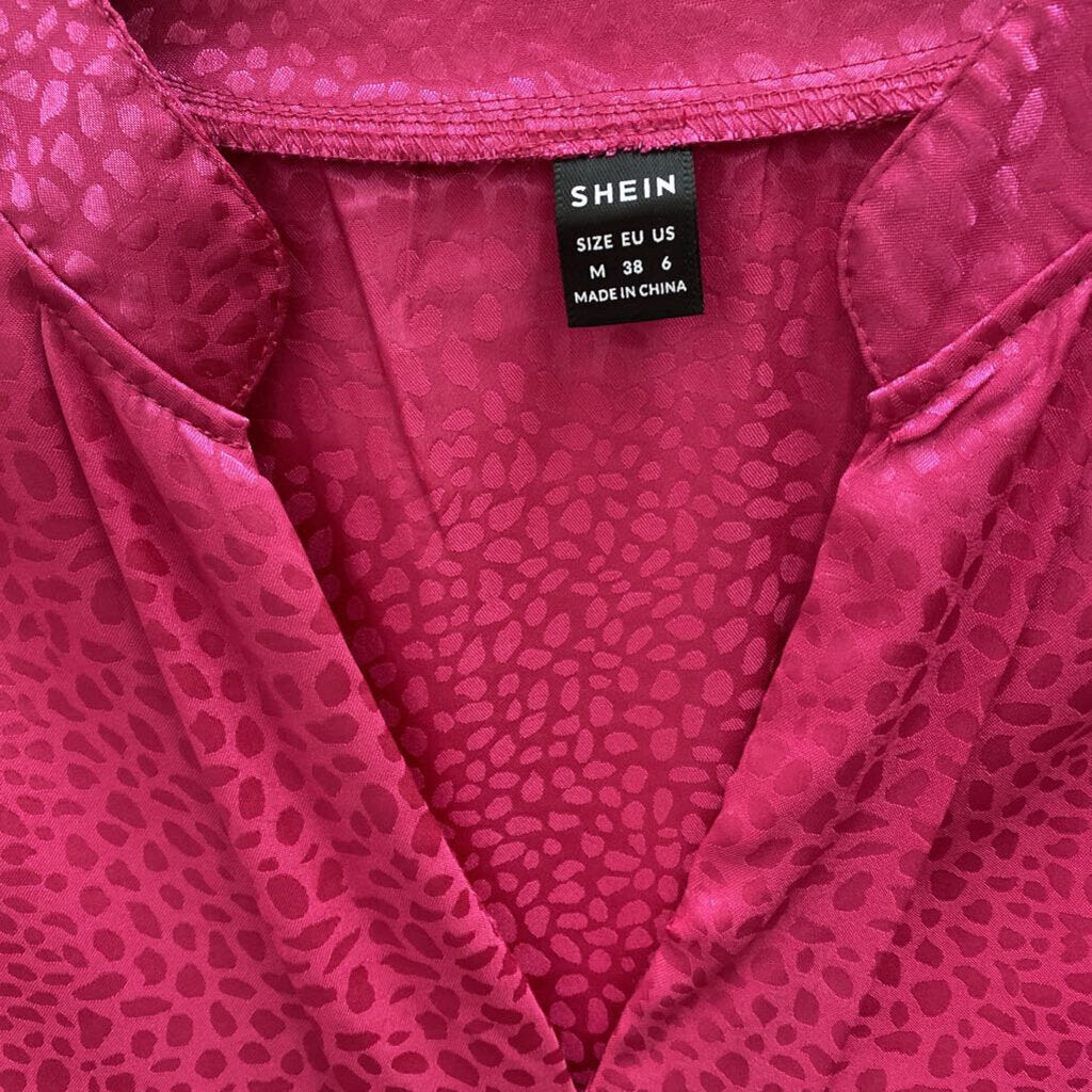 CAP SLEEVED SATIN TOP