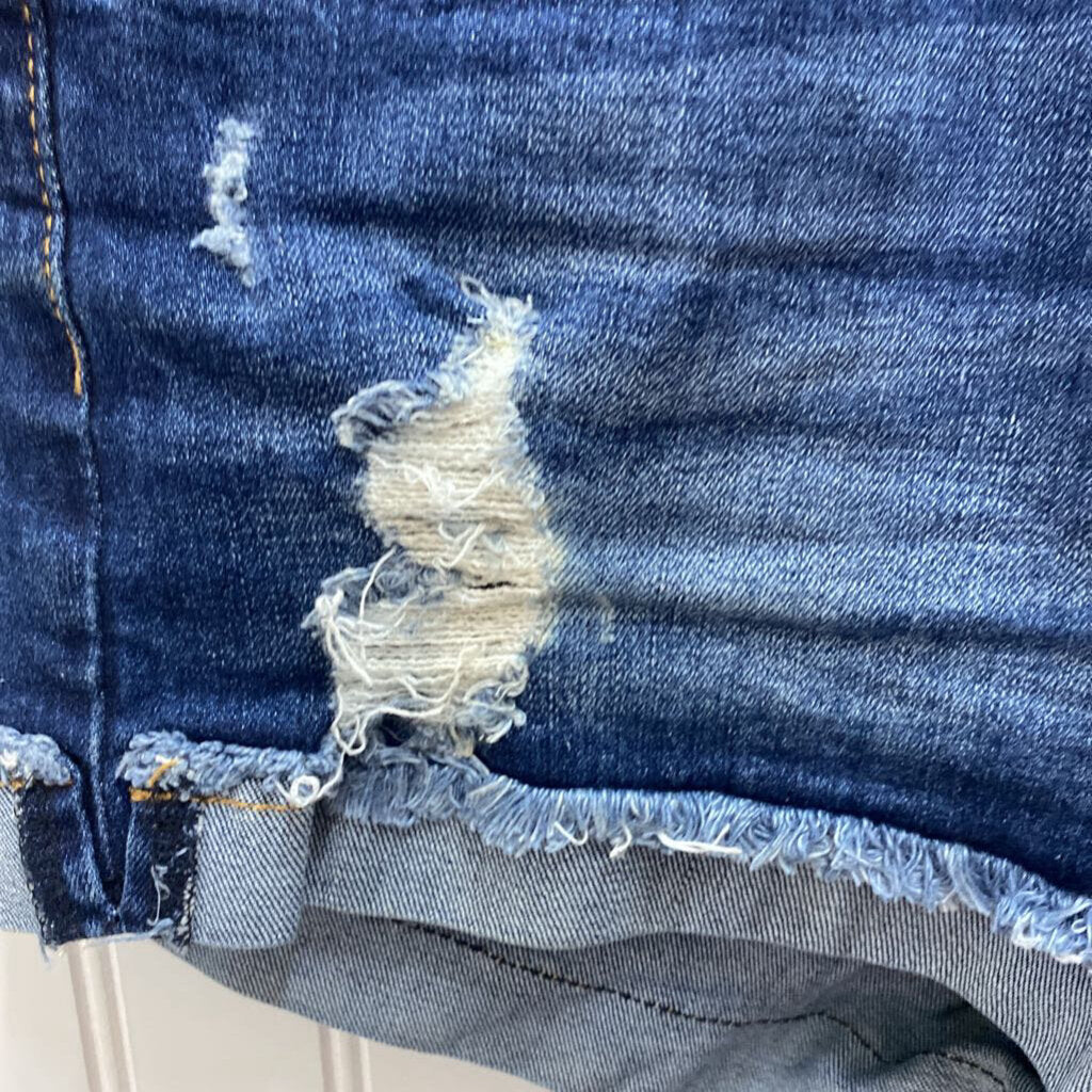 CUFFED DISTRESSED SHORTS