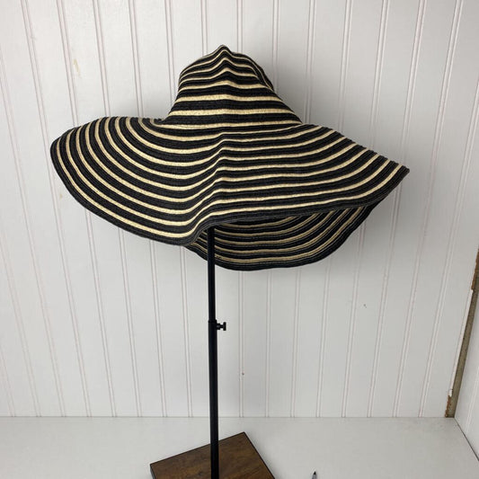 BEACH HAT