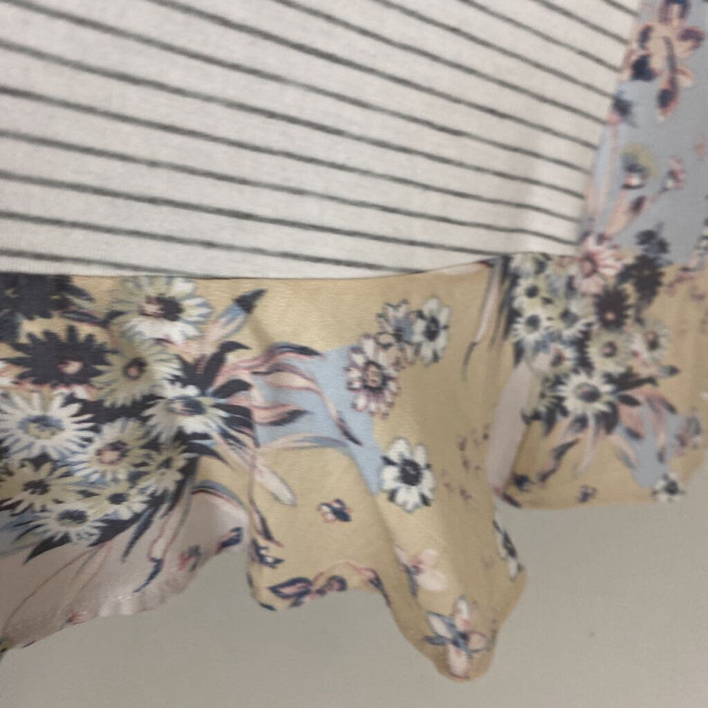 SLEEVLESS TOP
