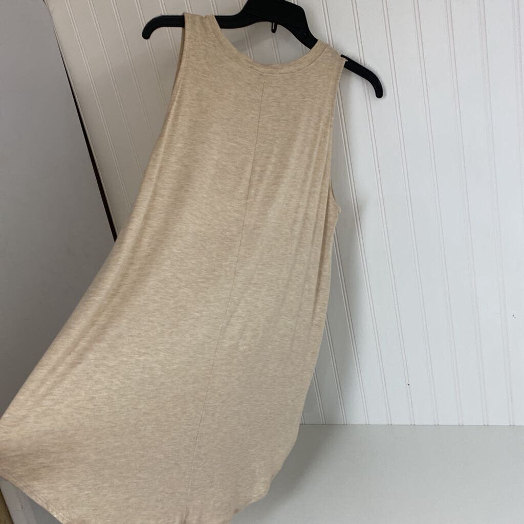 SLEEVLESS TOP