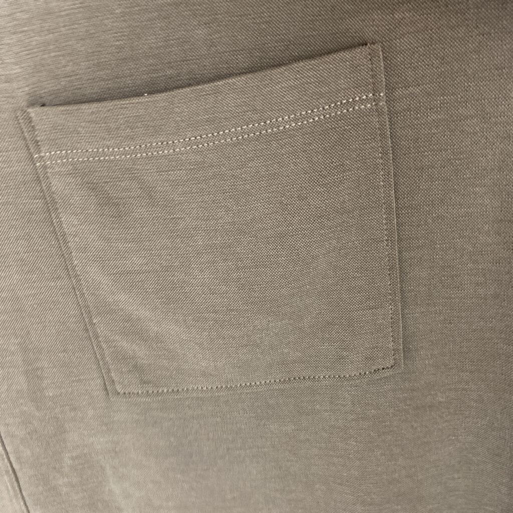 SLEEVLESS TOP